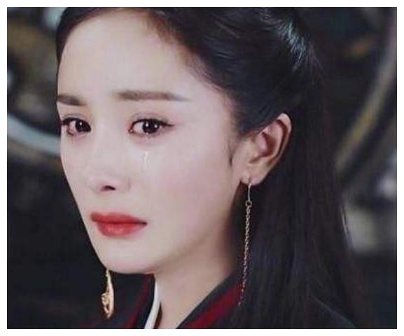 杨幂的豪放情史：征服3名男星，成为50亿资本大佬，自称前任人脉