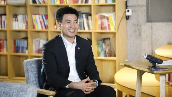 它是中国第一所现代大学，走出“两弹一星”功臣，培养84位杰出政界校友！