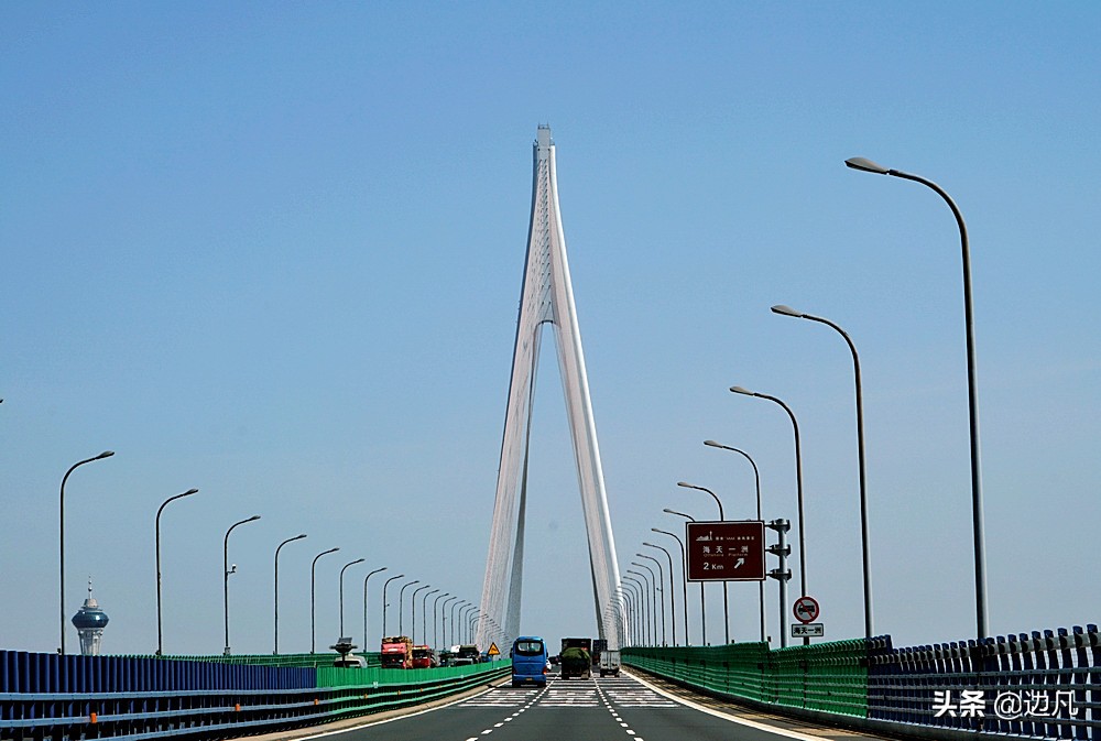 杭州湾跨海大桥，桥上俯瞰杭州湾别有一番风景