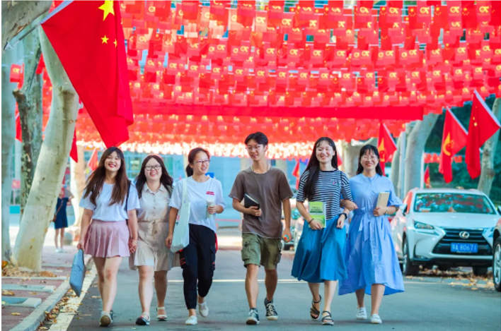 湖北超牛高校：邓小平亲笔题写校名，还坐拥全国唯一与全国第一！