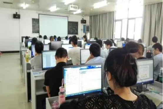 计算机成“热门专业”，毕业生透露真实就业情况，有些出乎意料