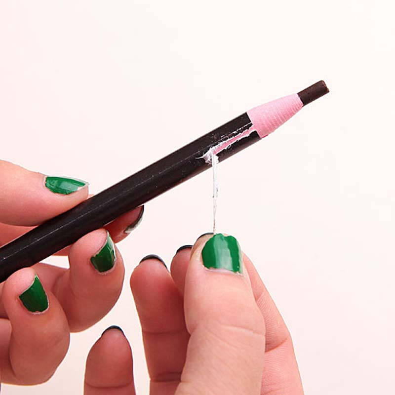 我国有一老牌眉笔，小小一支也有证书，搭配眉卡眉刷不到十块钱