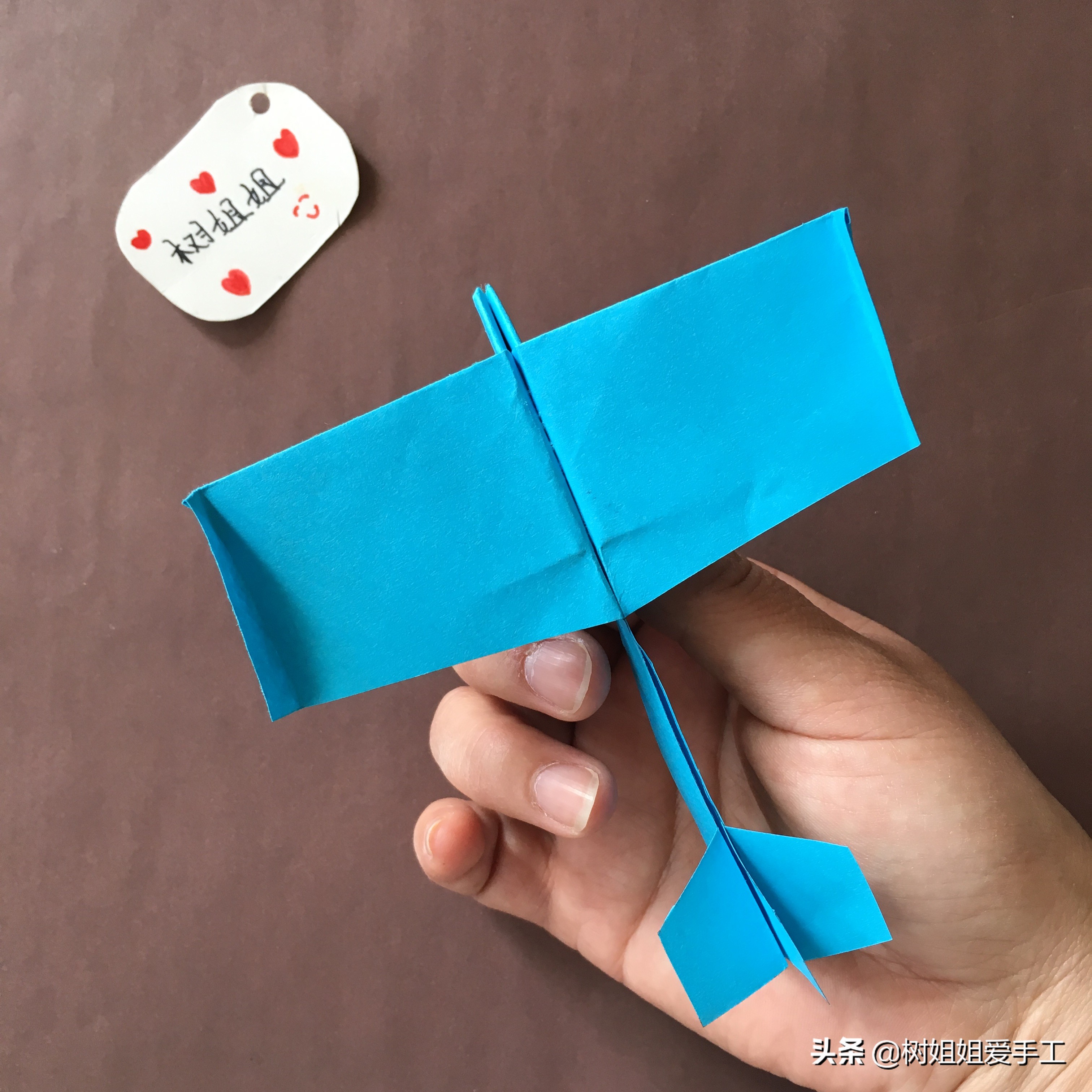 玩具折纸：男孩子女孩子都喜欢的纸飞机折法