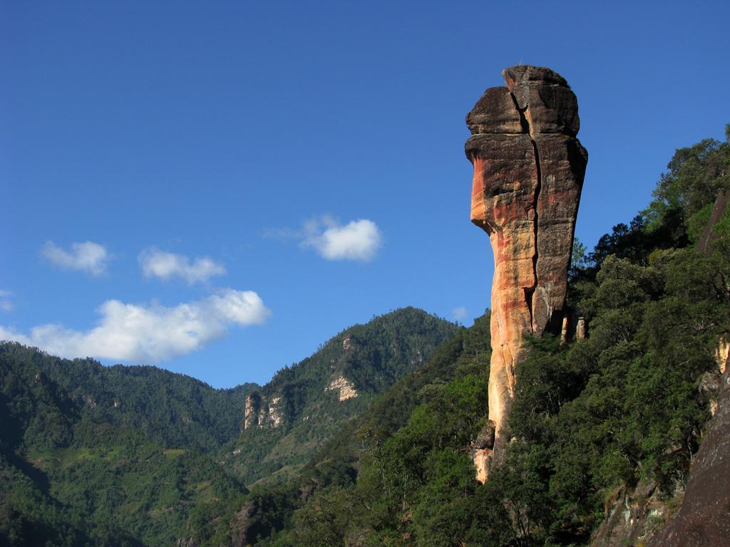 老君山挑战之旅丨3小时飞拉达攀岩，9公里大峡谷漂流