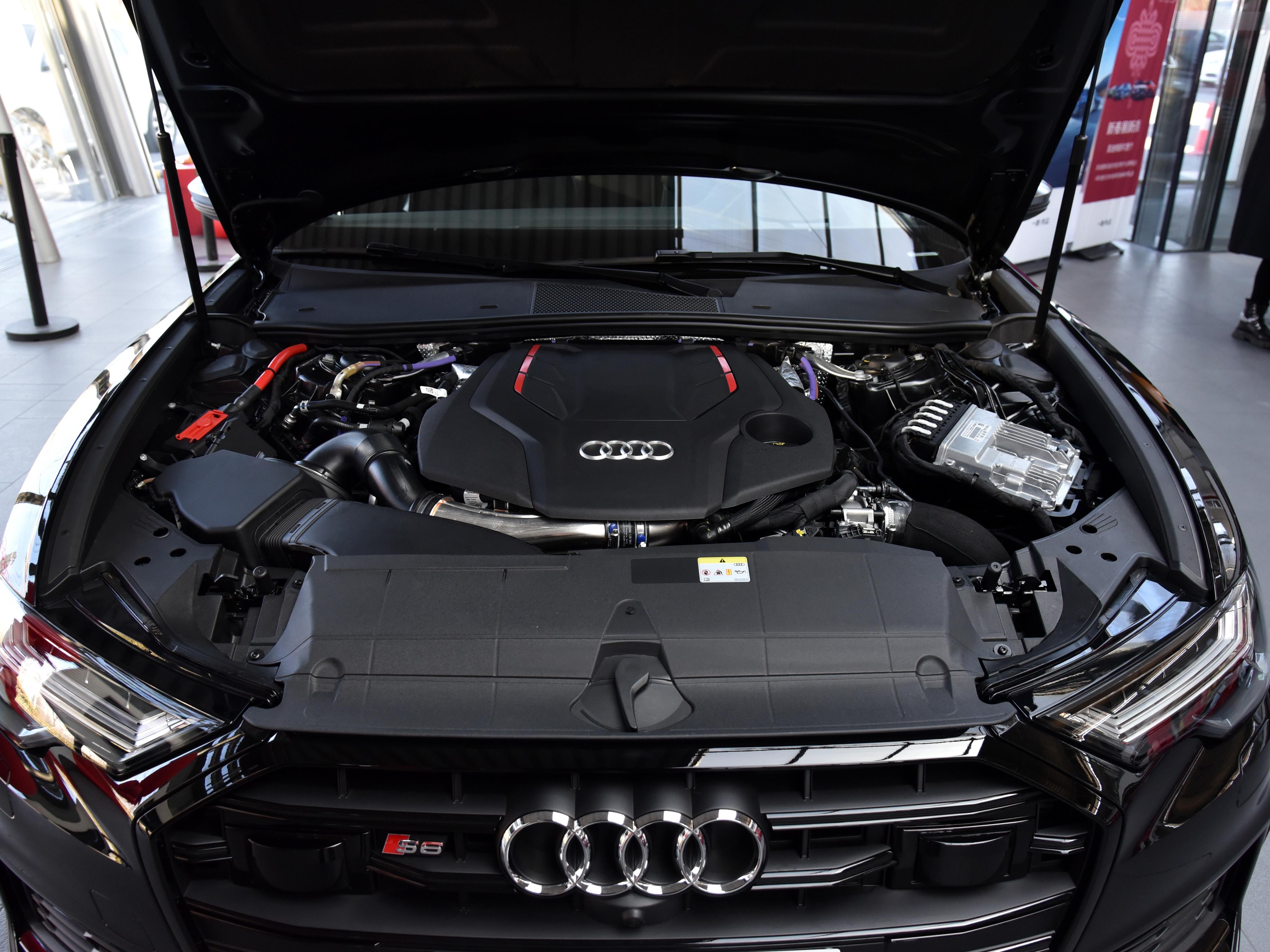 进口行政级豪华轿车，大空间配V6双涡轮，价格不错，实拍奥迪S6