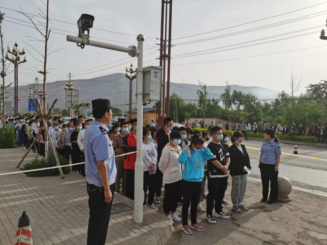 【护航高考】高考第一天，甘肃公安为梦护航！