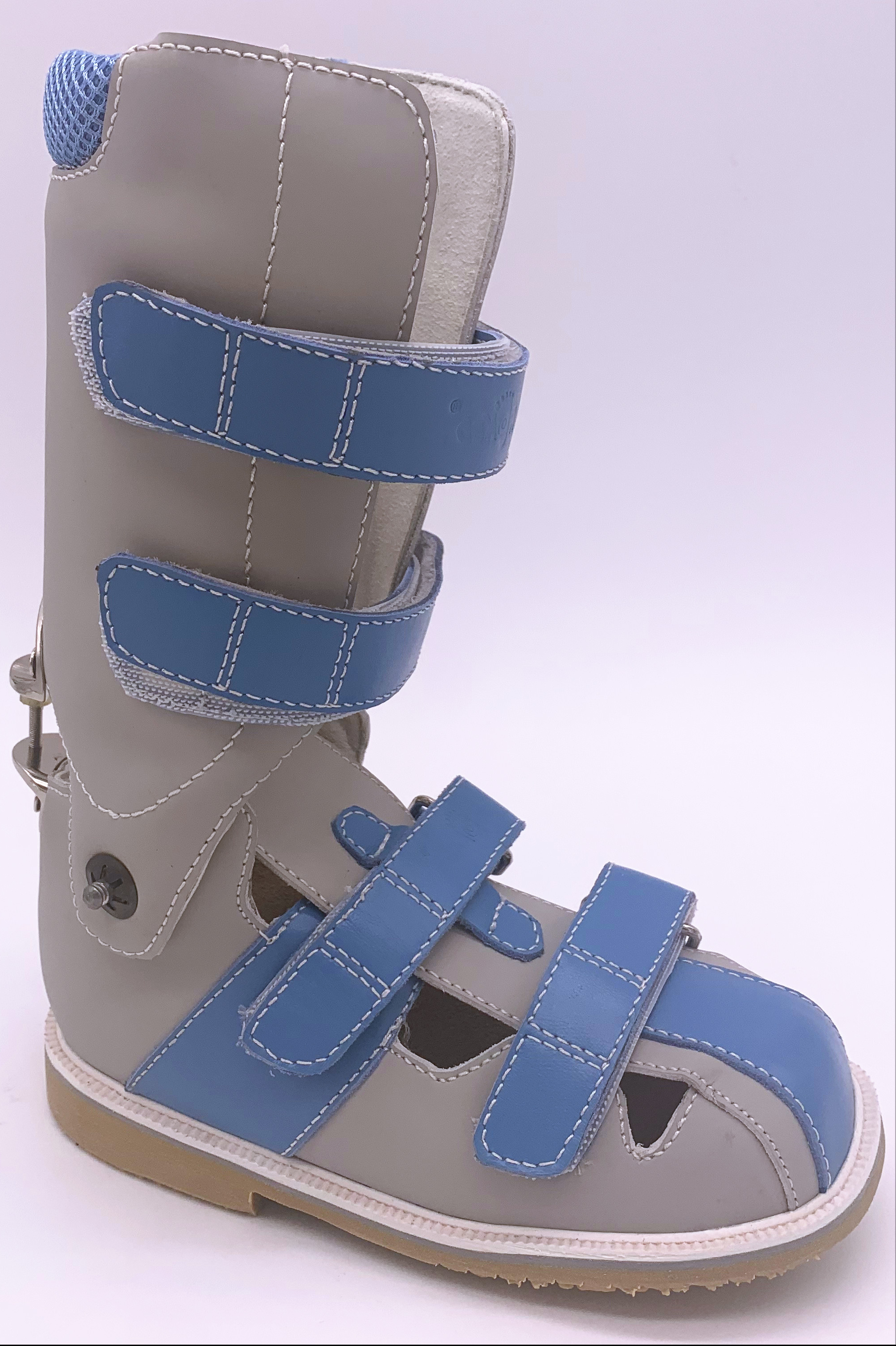 脑瘫儿童尖足畸形如何矫正?医生谈矫正:尖足矫正鞋需个性化定制