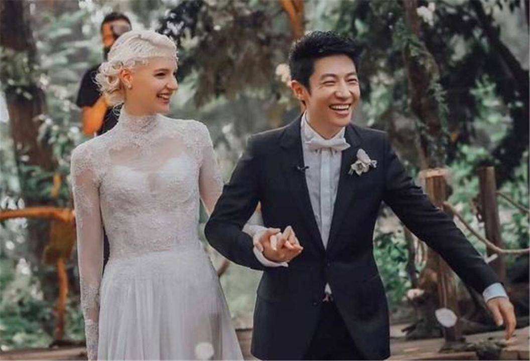 李白撒贝宁的老婆多大(分手章子怡后，撒贝宁转身娶洋媳妇“李白”，结婚5年儿女双全)