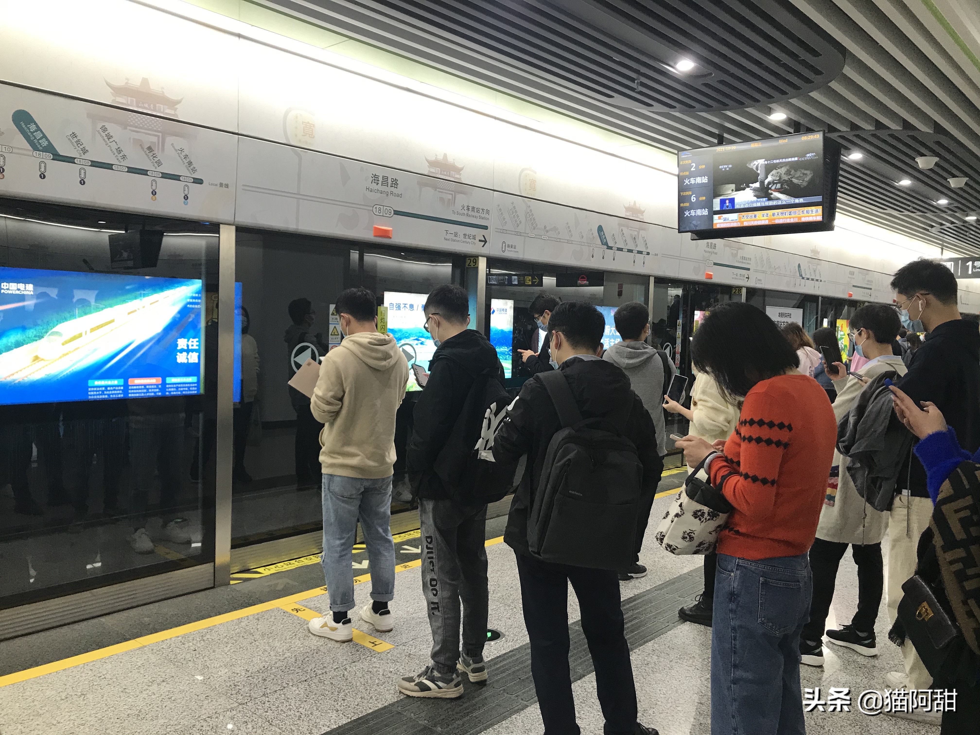 久别重逢，友情如初：再要好的朋友再次相见
