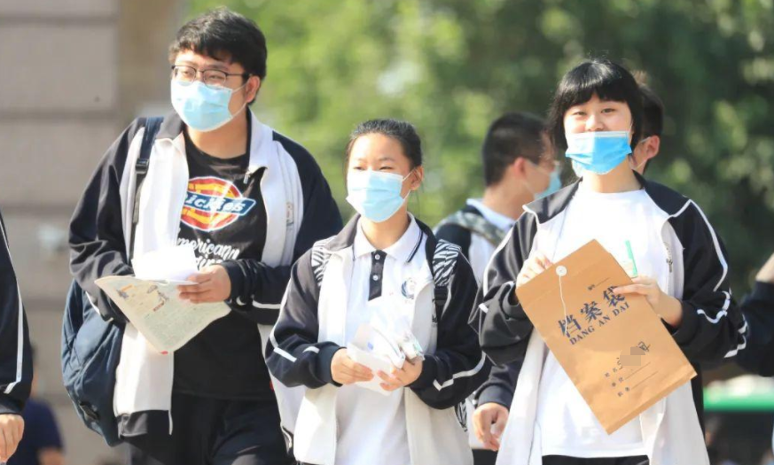 高考当天为何不能穿校服，老师一语道破玄机，学生需提前知晓