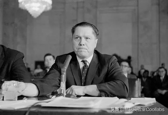 年薪80万卡车司机当选美国“人大代表”，却查出了黑社会背景...