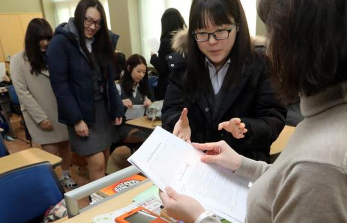 考生填报志愿后，家长可能会接到这样的电话，或能避免考生被退档