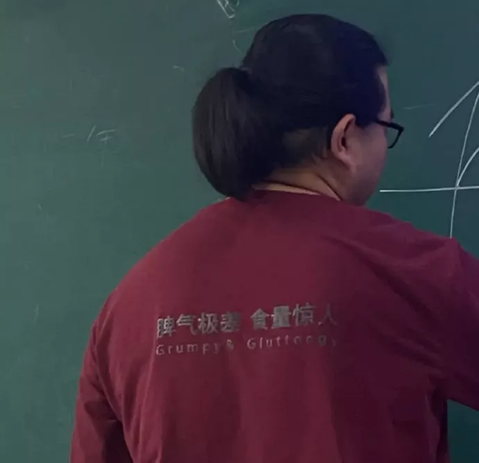 这些衣服的slogan不止酷,还有态度
