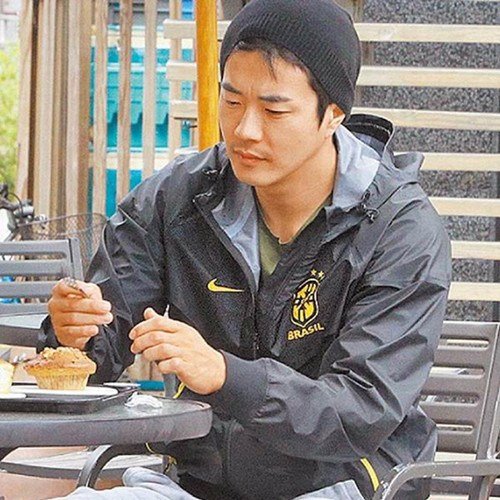 权相佑跟腱再撕裂！右脚术后缠满绷带，与成龙合作时就曾旧伤复发