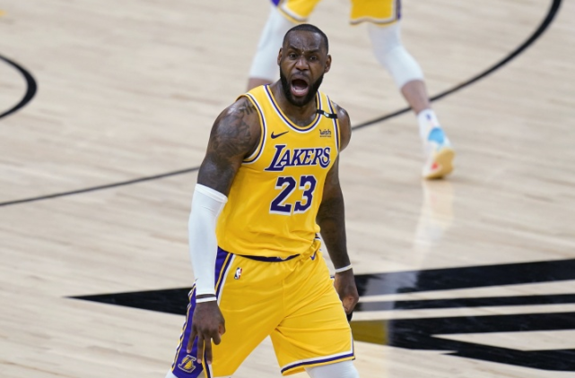 nba无限开火有哪些球员(NBA每支球队都有当家球星，但是想要无限开火 现役仅5人)