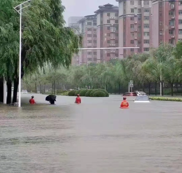 490万车辆受灾、25人遇难，郑州暴雨灾害损失哪些保险可以赔？