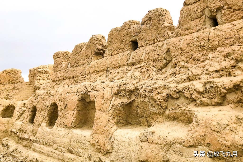 新疆旅游哪些地方需要办边防证？与哪些国家边境相邻？哪个免费