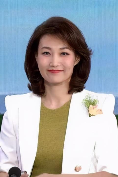 央视女主播逃不过的魔咒：大龄不婚？这10位女主持最大56最小已38