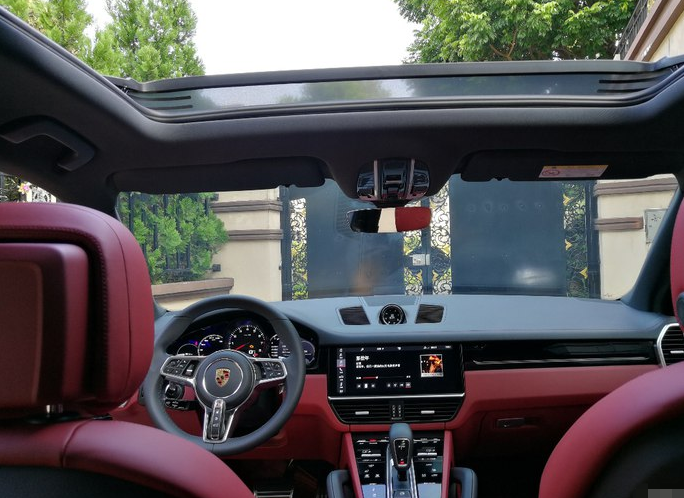 116万提了辆保时捷卡宴，跑了12500公里后，车主感慨：四个字