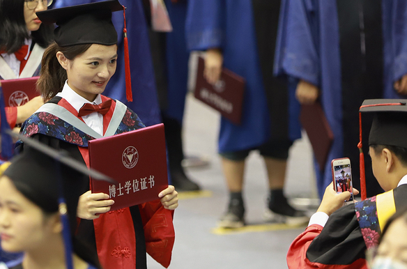 “用工荒”继续蔓延，工厂月薪近万仍没人选择，大学生们去哪了
