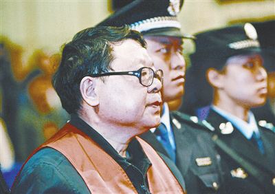 谢才萍：文强之弟媳，为解私欲找16个情人，其中一个比她小20多岁