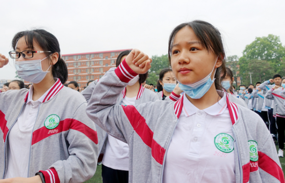 中考300分能上普高吗？有智慧的家长会这么办，考上大学不是梦
