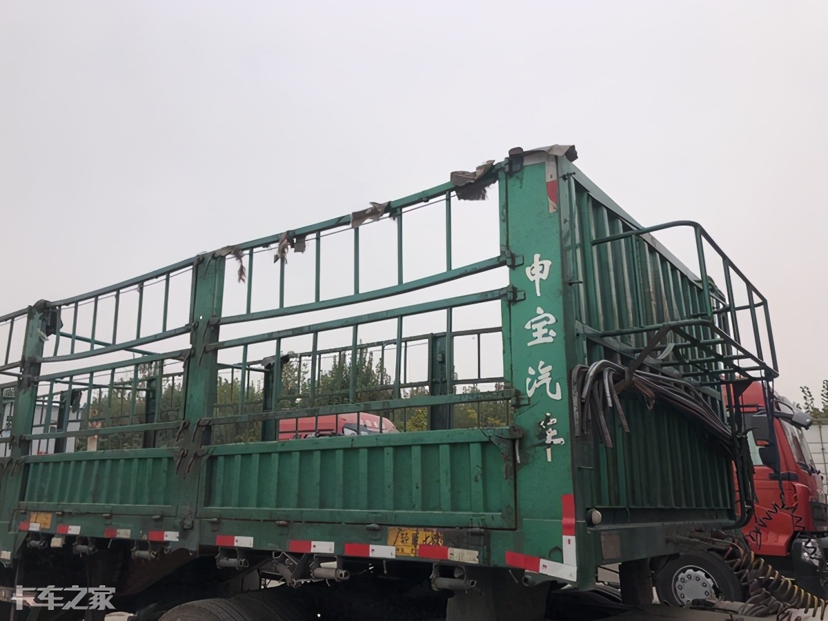 报废老解放卡车价格(国三淘汰没钱买新车) - 价格百科