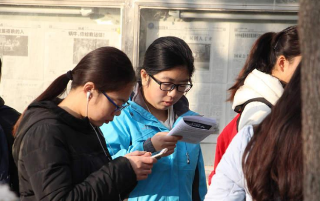 大学英语四六级有多重要？不考过这些企业无机会进入，很影响就业