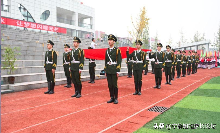 高一家长分享：反复考察、对比，最终选择了北二外成都附中