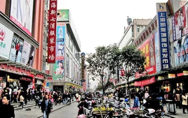 Gap倒了，Mango退了，“平平无奇”的优衣库为何过得好？