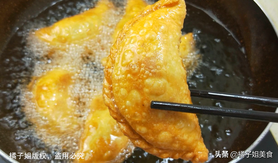 油炸饺子：多加一步，饺子皮不会发硬，酥脆美味，连吃10天也不腻