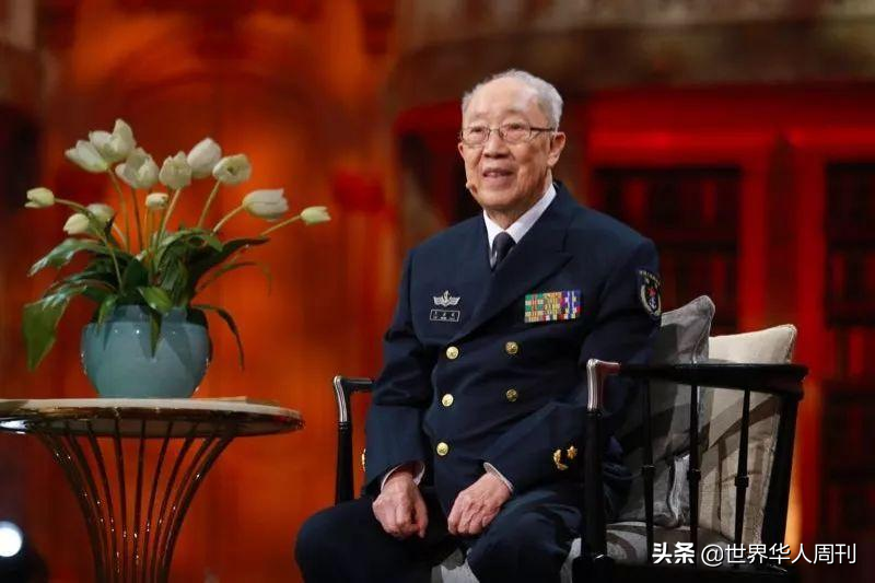 与袁隆平同日逝世的吴孟超：96岁仍在手术台，一生救了20000多人