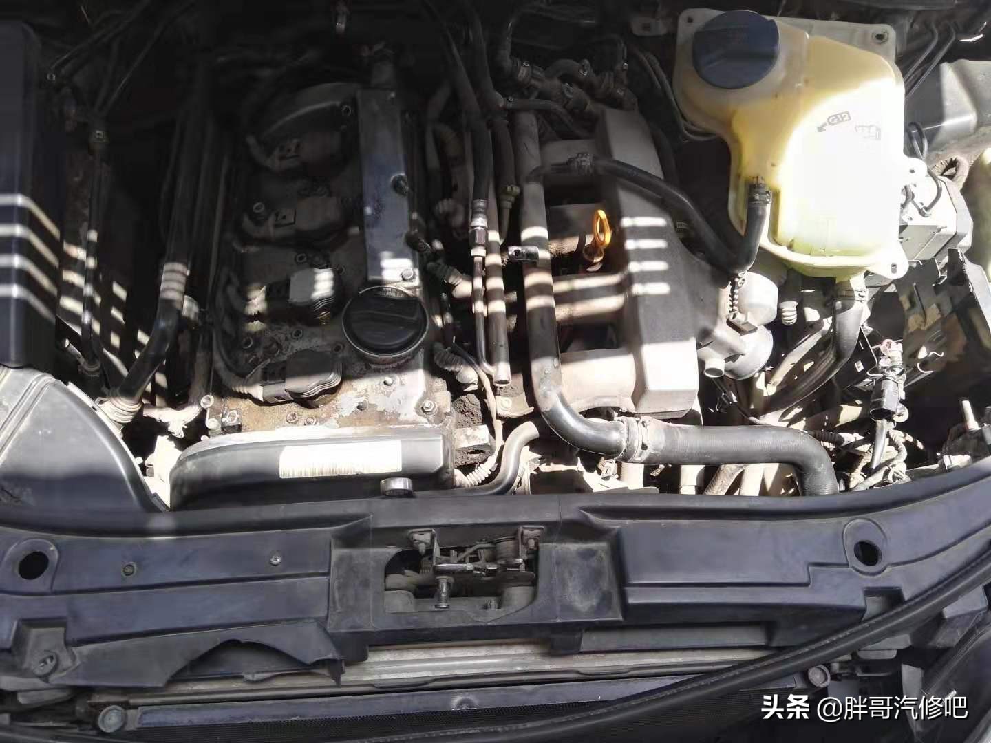 奥迪A6蓄电池更换及单向轮发电机维修指南