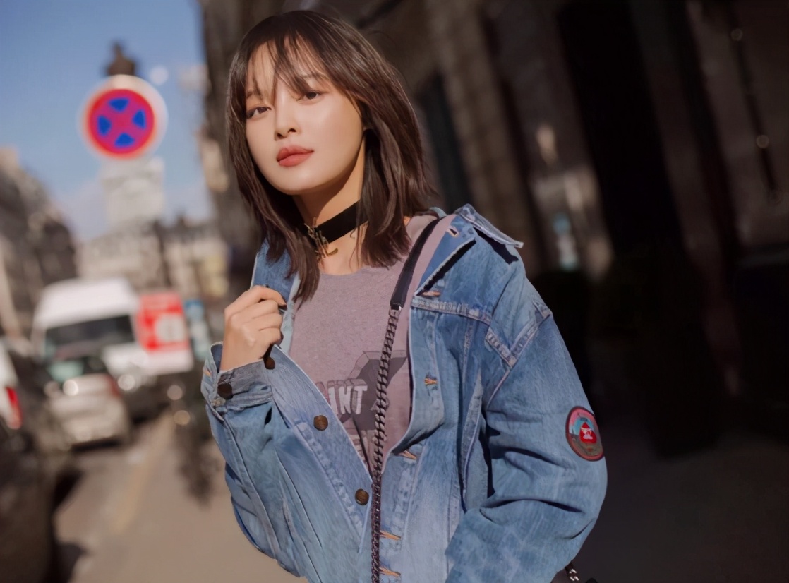 锁骨发曾经掀起了一阵热潮,大家纷纷去剪辛芷蕾发型.