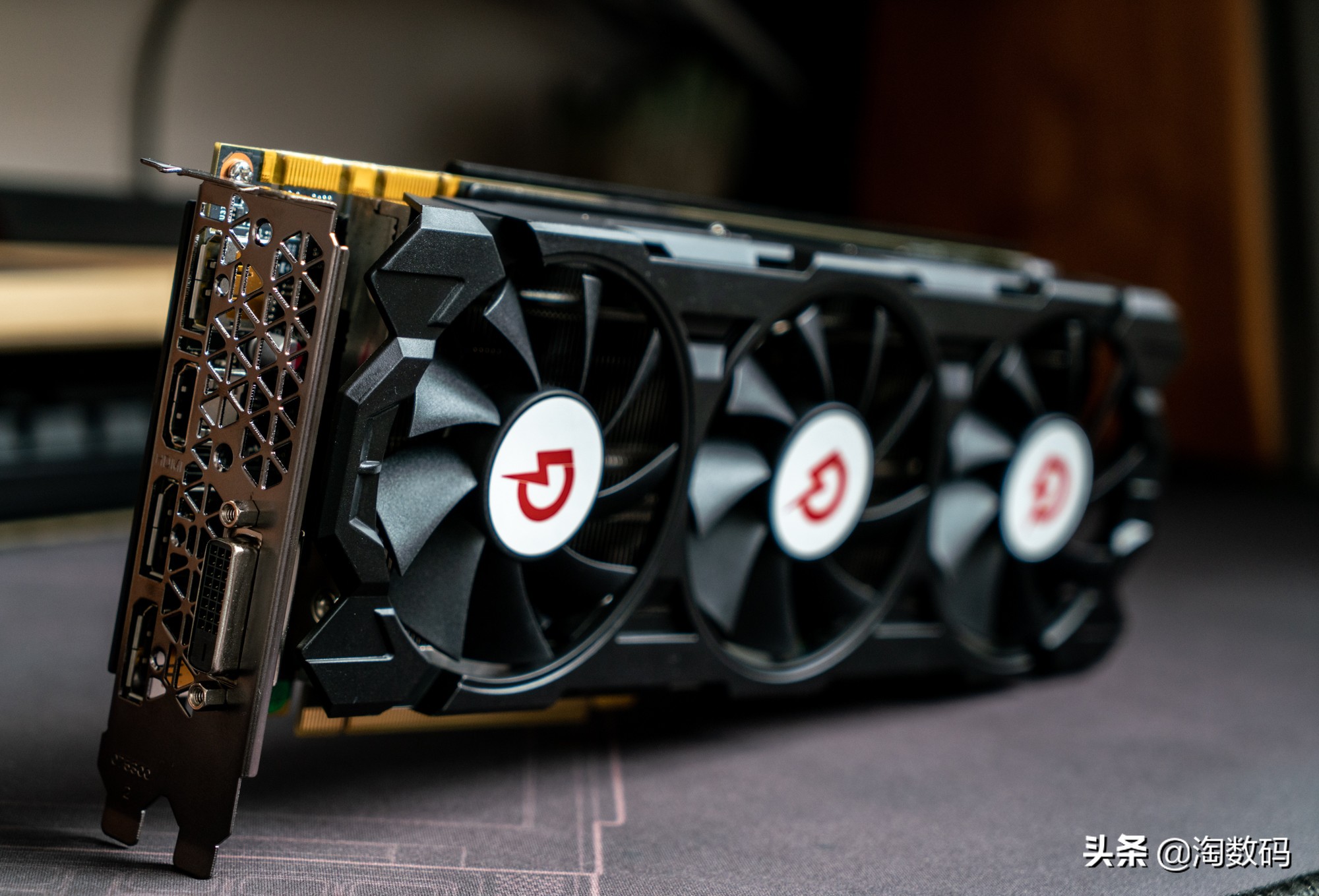 头铁入手￥1799的GTX1080显卡，先拆再测保平安，还一年保修