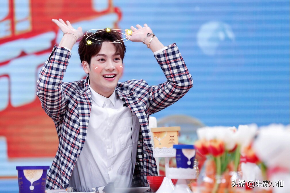 吃瓜：肖战第20个代言，罗云熙无缝进组，吴倩专心搞事业