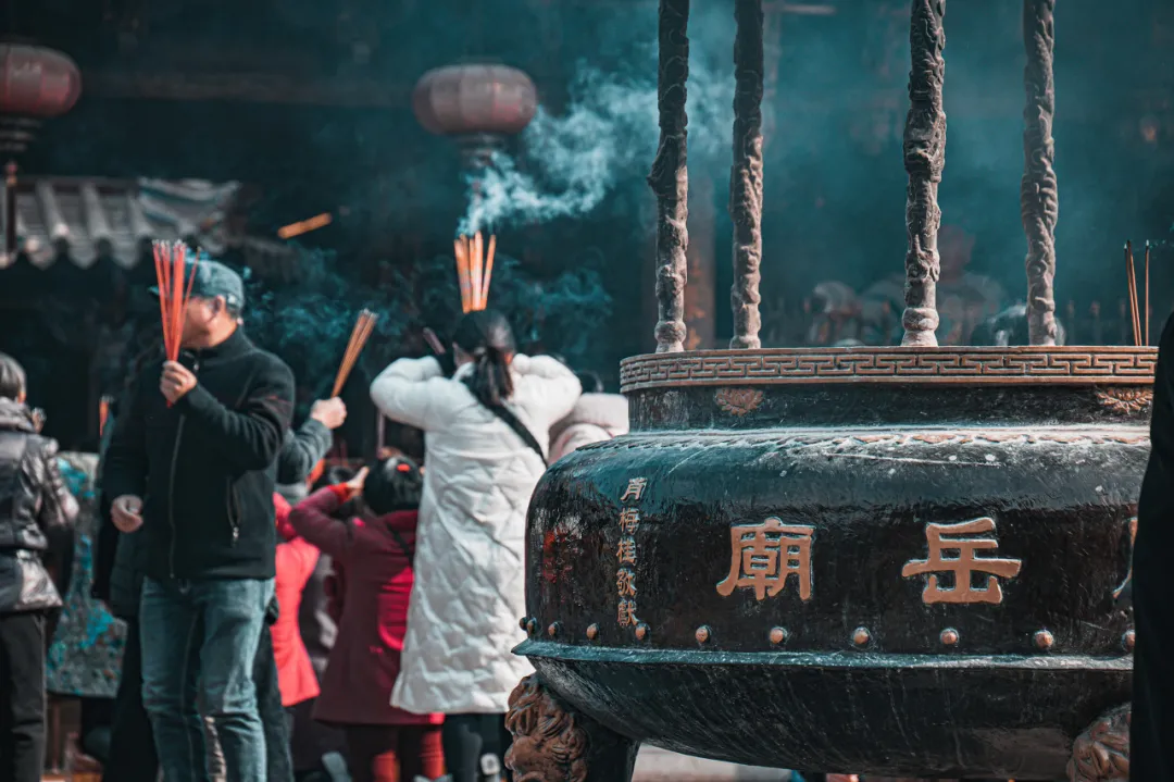 她是中国的“众神之城”,被白岩松赞为“一生至少要去一次的城”