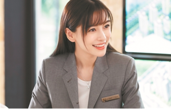 32岁杨颖美出新境界!穿万元薄纱礼服秀细腰,肌肤似雪仙气十足