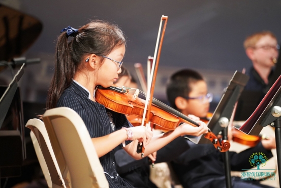 在香港哈罗国际学校，有普通中产家庭孩子吗？