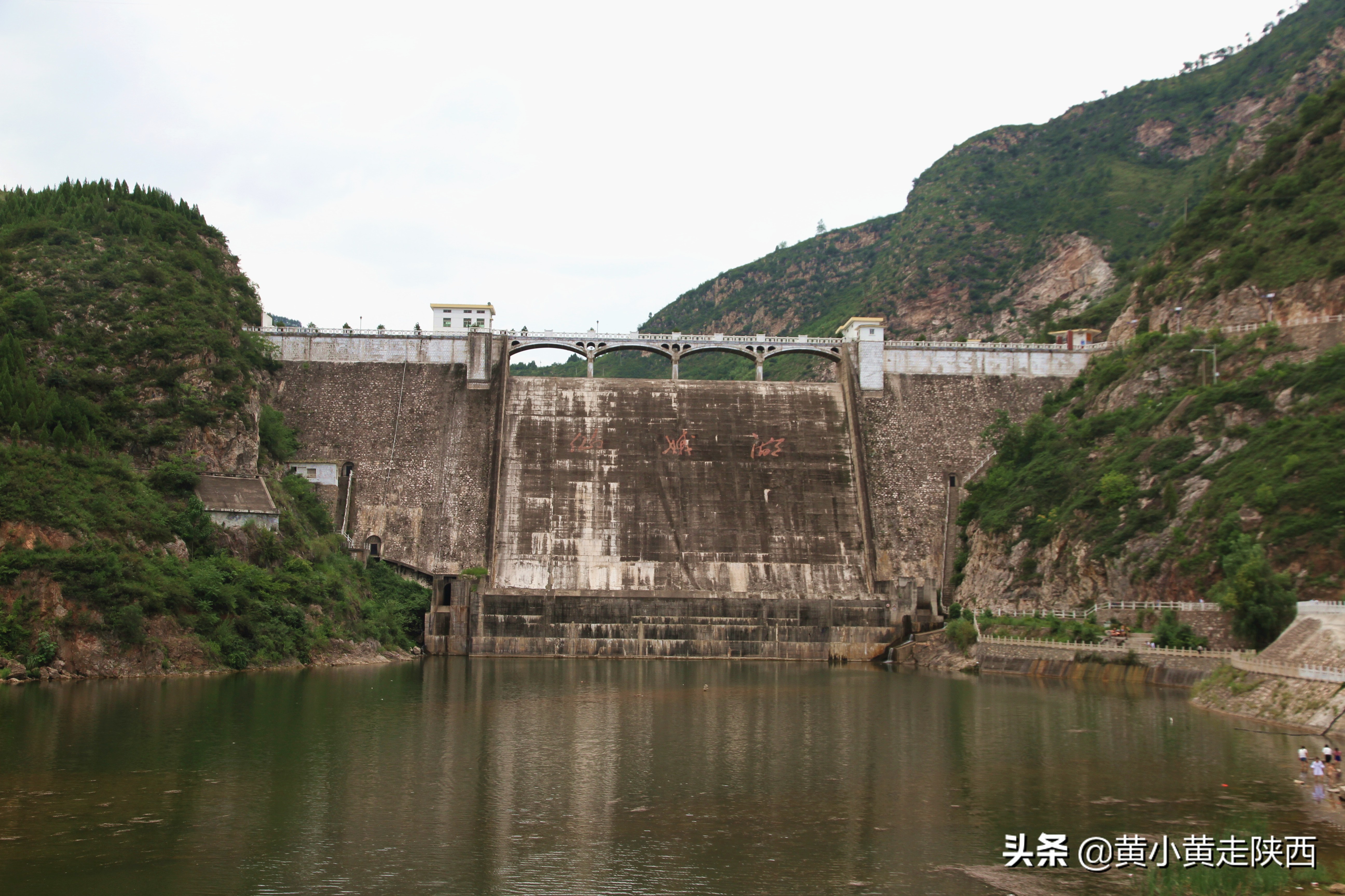 秦岭里有条“另类山路”，穿越南北如履平地，沿线景区扎堆