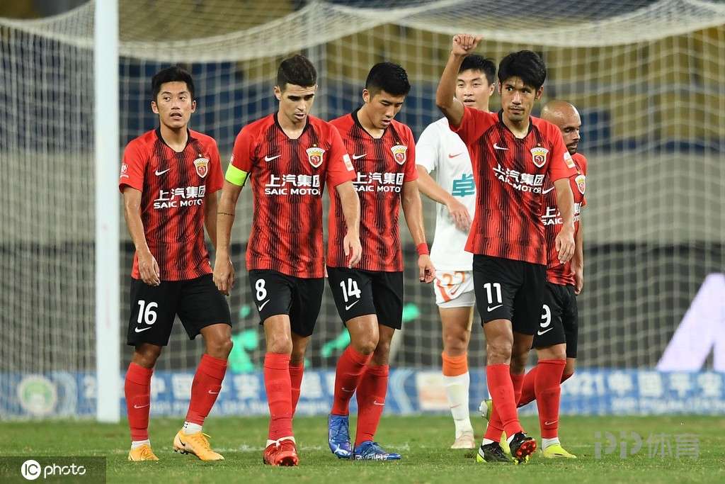 中超-上海海港3-0武汉(中超-上海海港3-0武汉 奥斯卡送助攻吕文君传射)