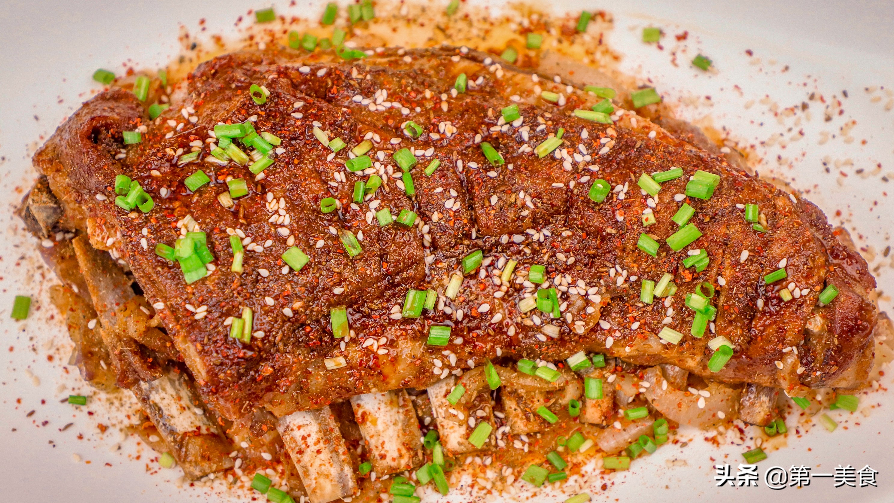 烤羊排怎么做(4步教你做出酥脆好吃的烤羊排)