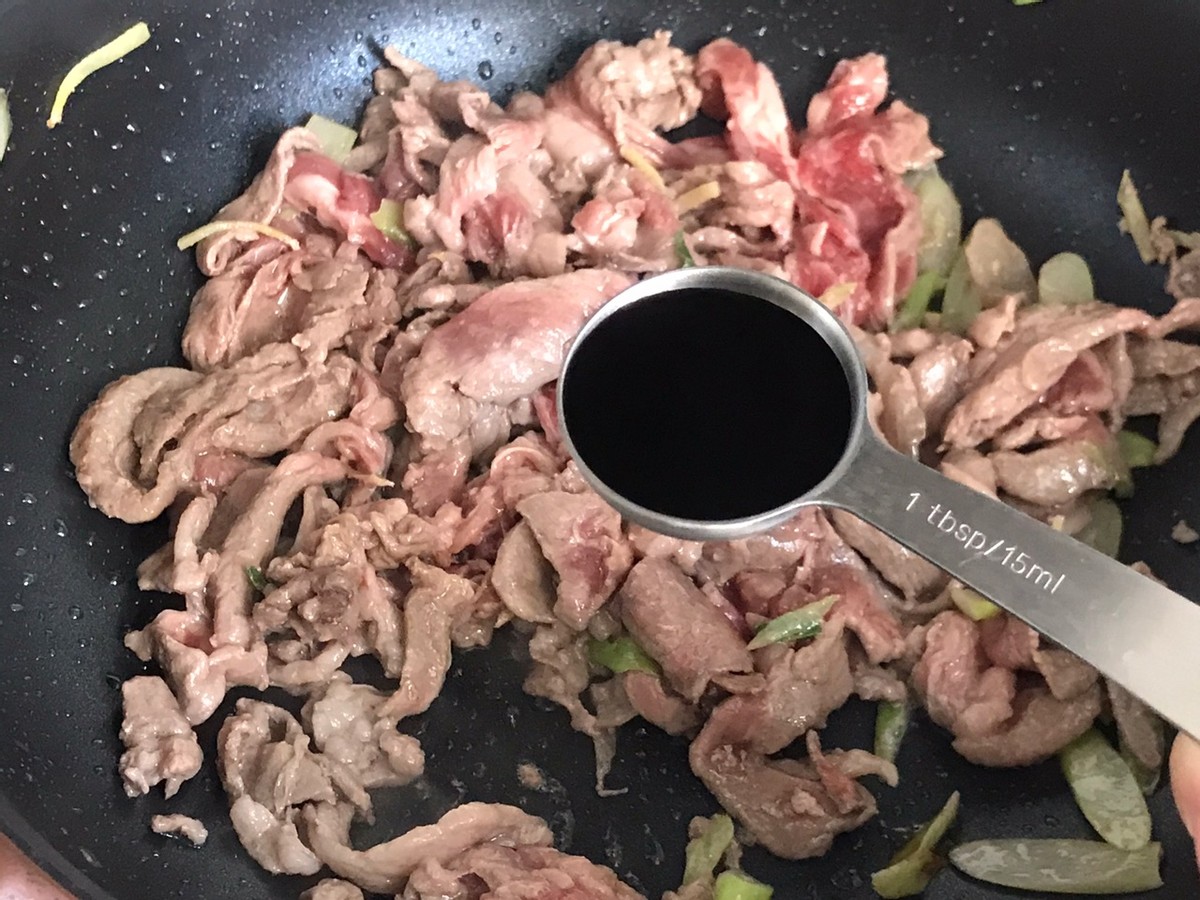 羊肉面条的做法家常（教你做简单快手汤鲜肉嫩的羊肉面）