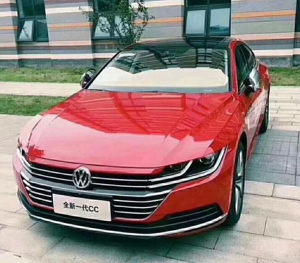 大众CC魅颜版轿车：时尚外观内饰升级，驾驶体验全面提升