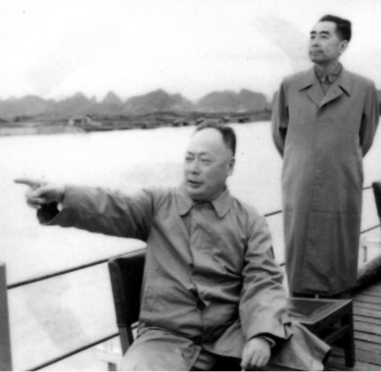 陈毅病逝，周恩来刘伯承痛哭流涕，毛主席最后一刻出现在追悼会上