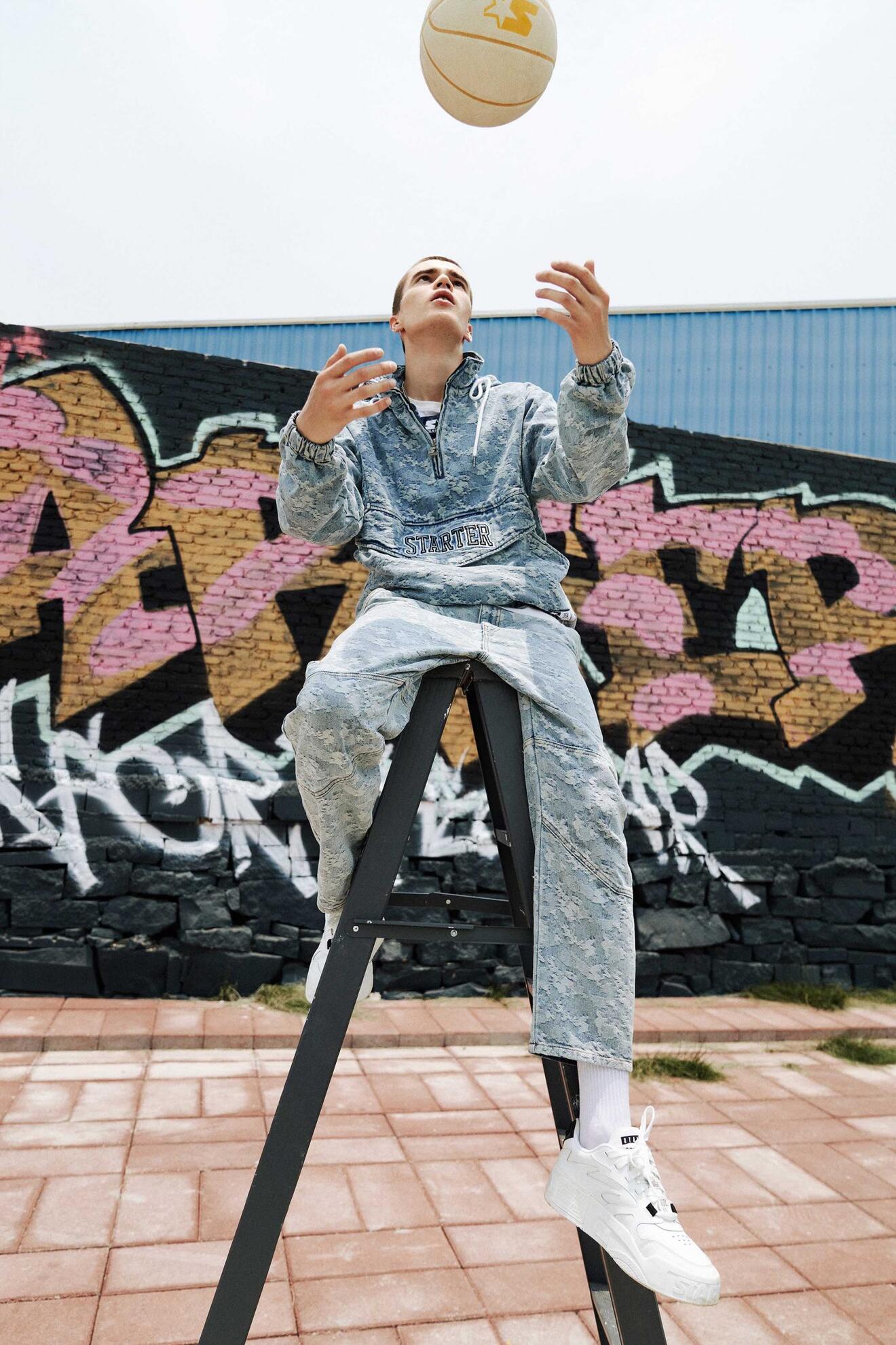 夏天最纯正的街头味道，由 STARTER x Coca-Cola 制造