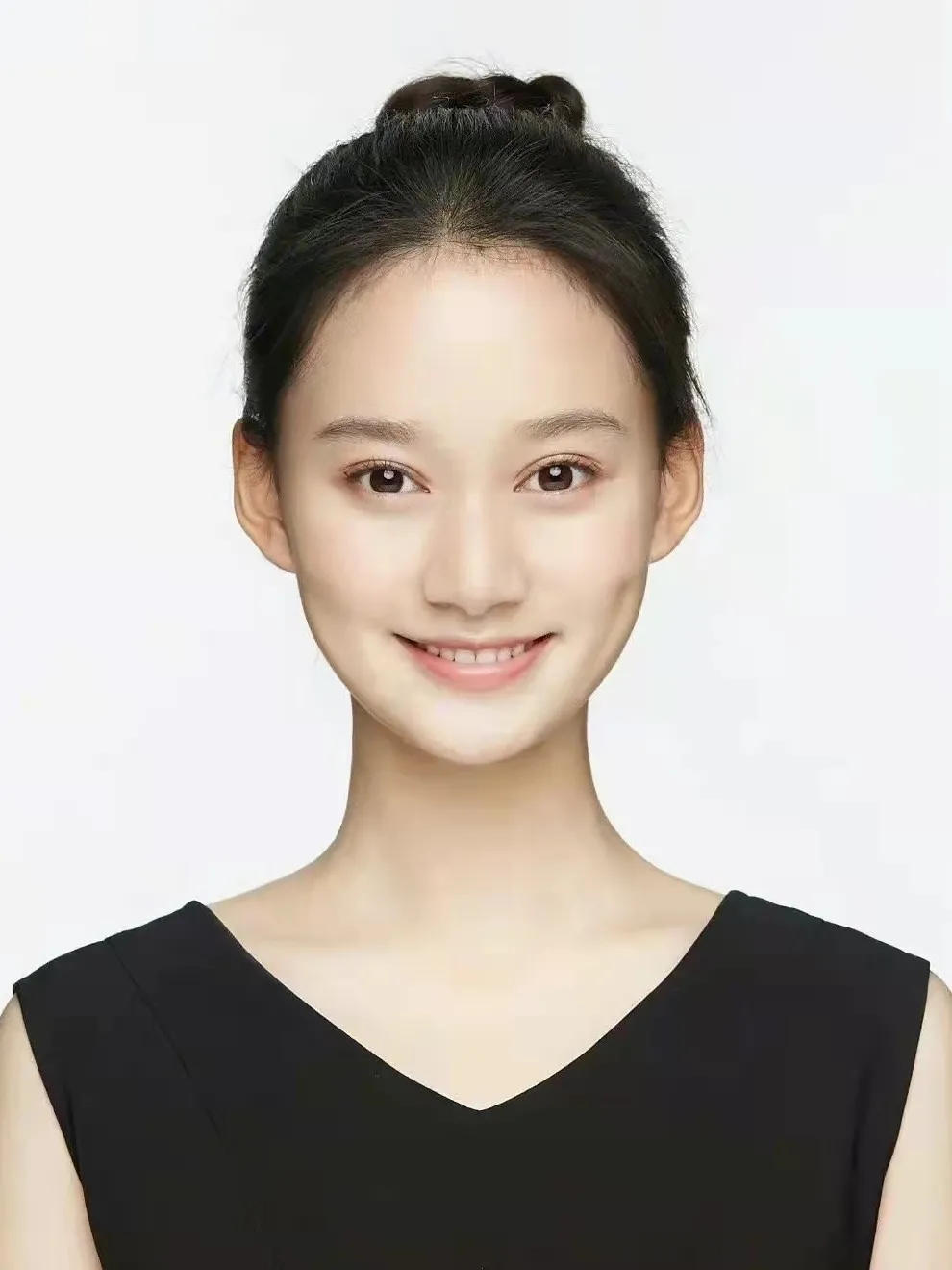 不同专业的艺考生证件照怎么拍才算合格?这些明星为你支招