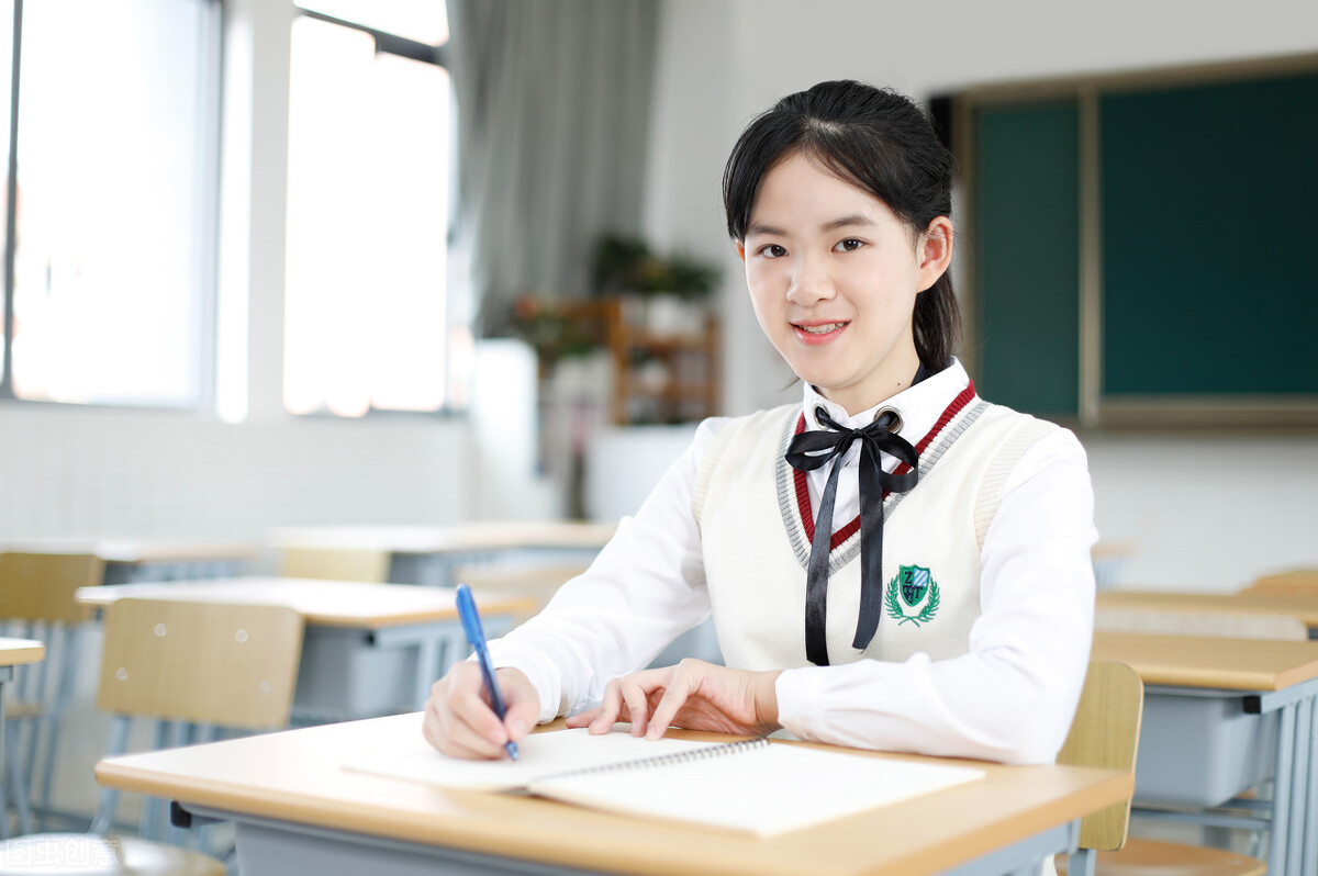 「上海高中语文李老师下水作文」：以他者为镜，独立思考