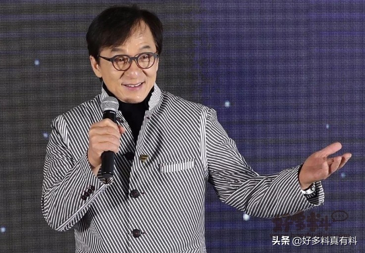 成龍為什麽姓房又姓陳 這位巨星背後又有哪些故事