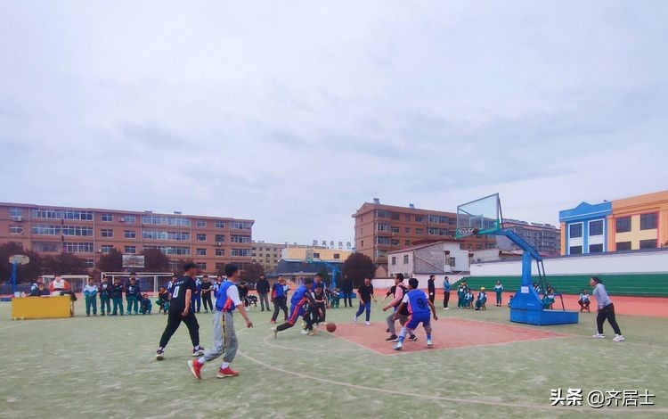 挥洒汗水，放飞青春—泾川县第三届中小学生运动会侧记